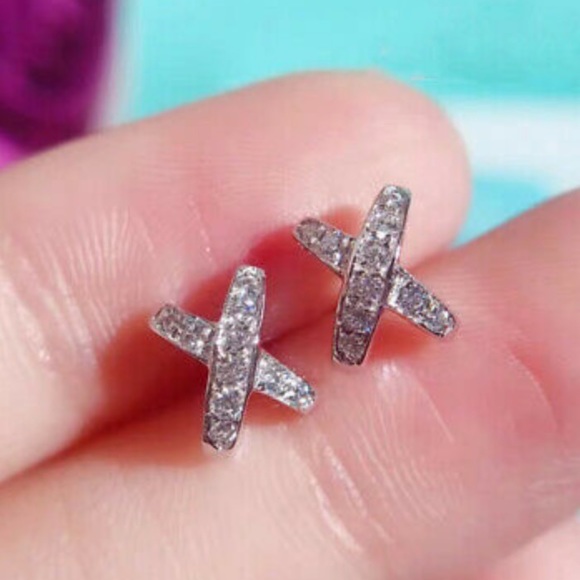 New Sterling silver Unique Stud Earrings - Picture 2 of 5